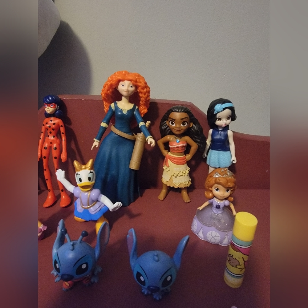 Random Toy Bundle - Picture 3 of 4